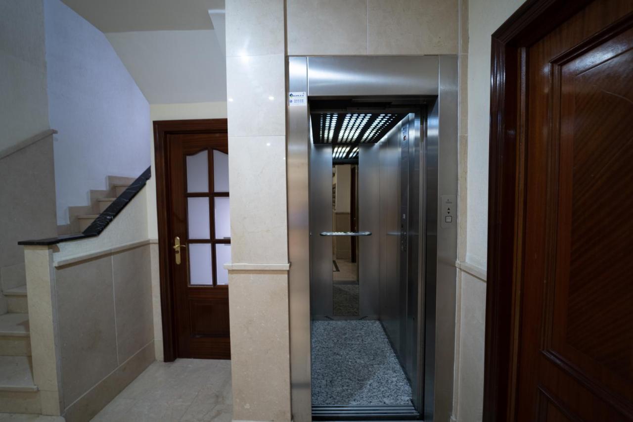 شقة Larra Nervion Subway Tranvia إشبيلية المظهر الخارجي الصورة